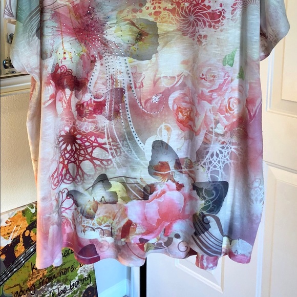 Floral and Butterfly top - Picture 4 of 4